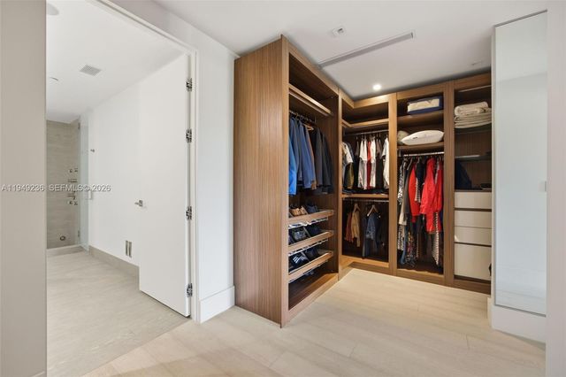 3535 Hiawatha Ave 305, Coconut Grove, FL 33133