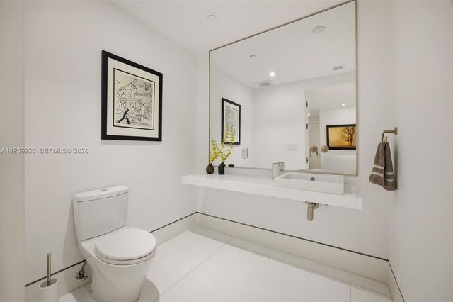 3535 Hiawatha Ave 305, Coconut Grove, FL 33133