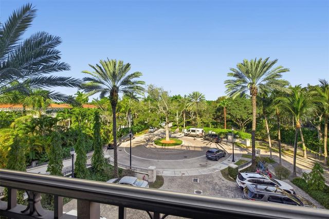 3535 Hiawatha Ave 305, Coconut Grove, FL 33133