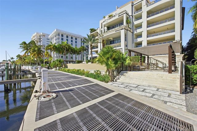 3535 Hiawatha Ave 305, Coconut Grove, FL 33133