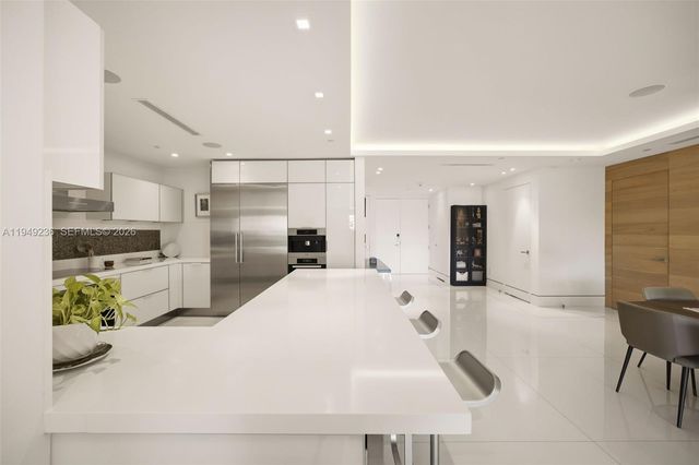 3535 Hiawatha Ave 305, Coconut Grove, FL 33133