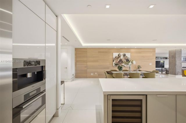 3535 Hiawatha Ave 305, Coconut Grove, FL 33133