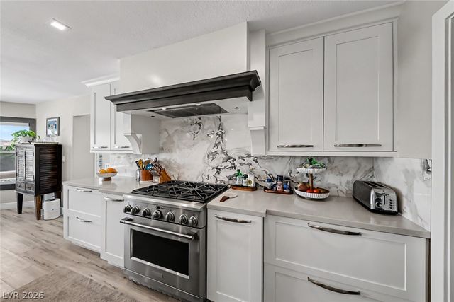 8986 Sidebrook Court, Las Vegas, NV 89129