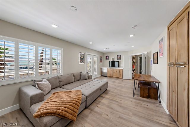 8986 Sidebrook Court, Las Vegas, NV 89129