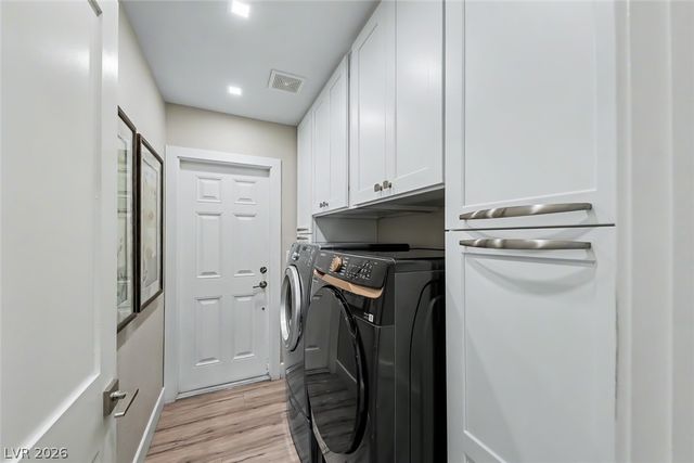 8986 Sidebrook Court, Las Vegas, NV 89129
