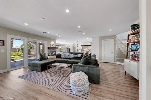 8986 Sidebrook Court, Las Vegas, NV 89129