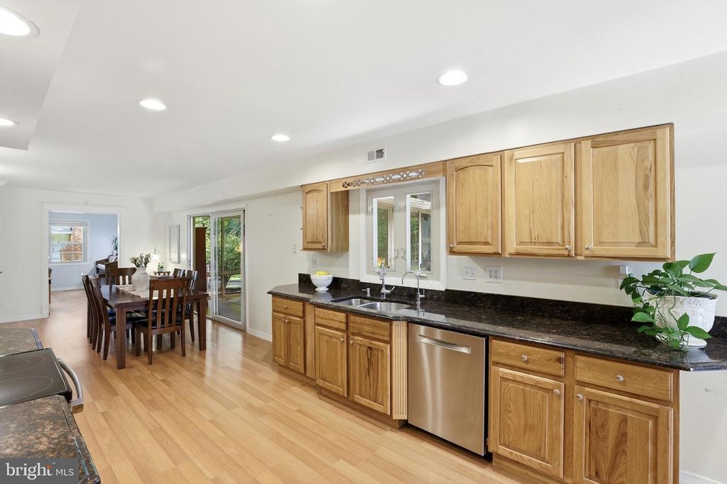 Image 20 of property listing at 1703 CROFTON PKWY, Crofton, MD 21114