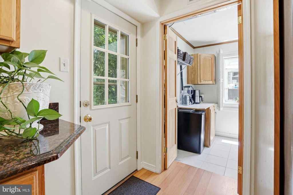 Image 21 of property listing at 1703 CROFTON PKWY, Crofton, MD 21114