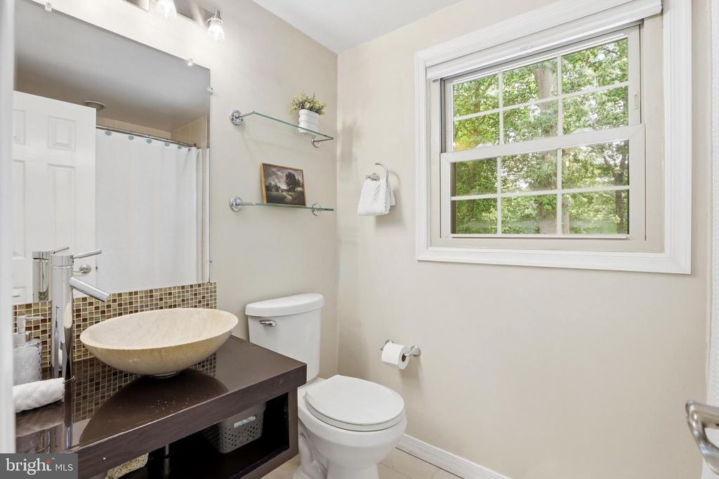 Image 36 of property listing at 1703 CROFTON PKWY, Crofton, MD 21114