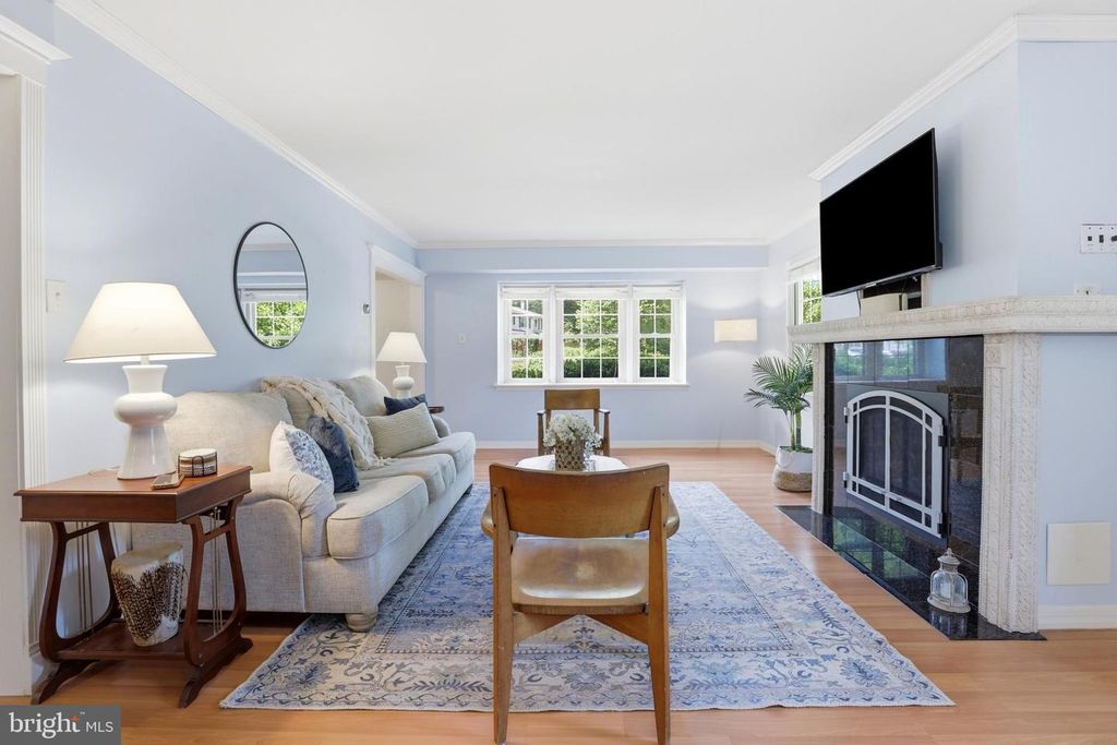 Image 4 of property listing at 1703 CROFTON PKWY, Crofton, MD 21114