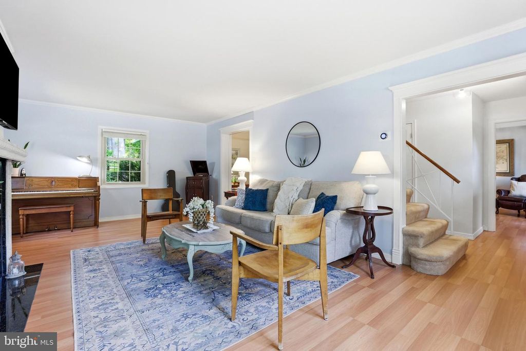 Image 5 of property listing at 1703 CROFTON PKWY, Crofton, MD 21114