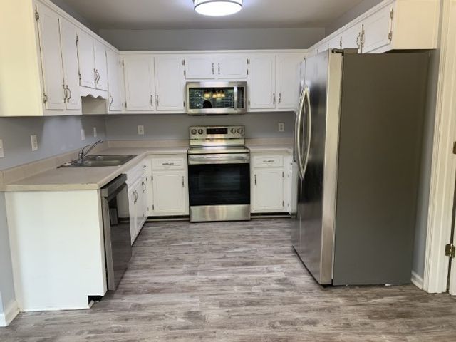 689 Artic Ave, Oak Grove, KY 42262