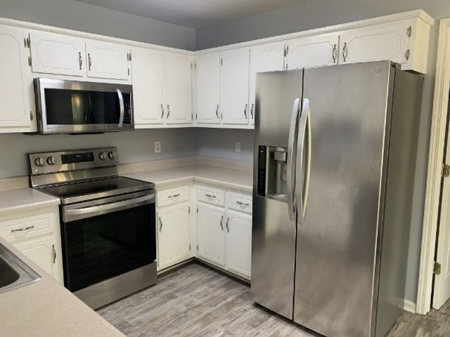 689 Artic Ave, Oak Grove, KY 42262