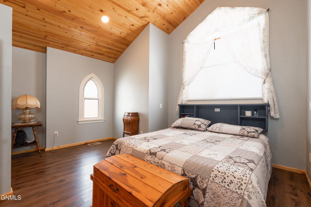 303 1st Avenue NE, Garrison, ND 58540 photo 11