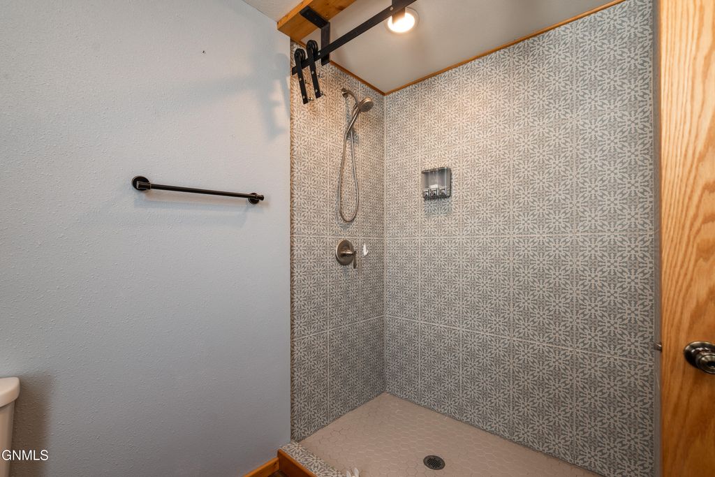 303 1st Avenue NE, Garrison, ND 58540 photo 14