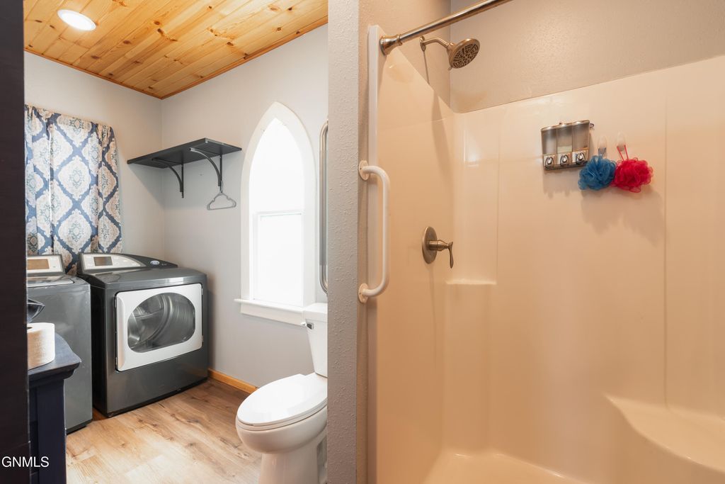 303 1st Avenue NE, Garrison, ND 58540 photo 15