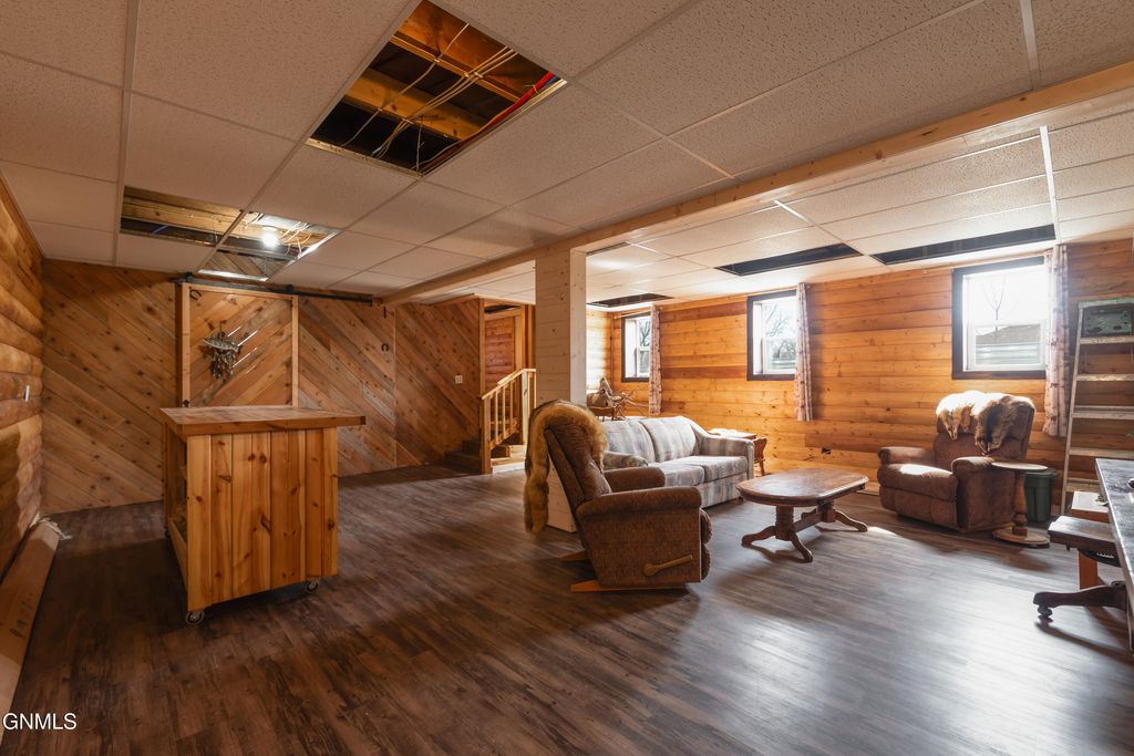 303 1st Avenue NE, Garrison, ND 58540 photo 25