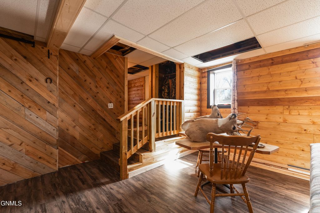 303 1st Avenue NE, Garrison, ND 58540 photo 27