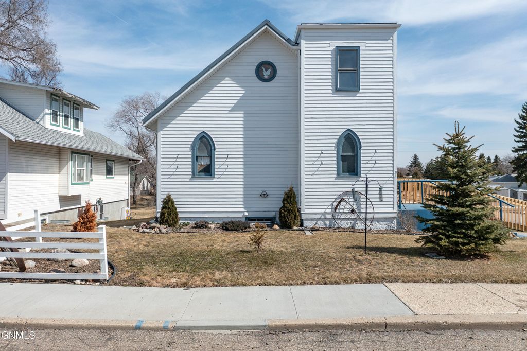 303 1st Avenue NE, Garrison, ND 58540 photo 35