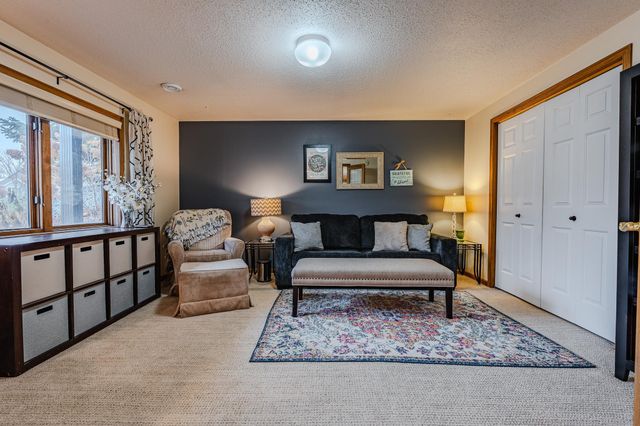2804 32nd Street S, Fargo, ND 58103