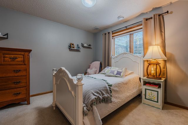 2804 32nd Street S, Fargo, ND 58103