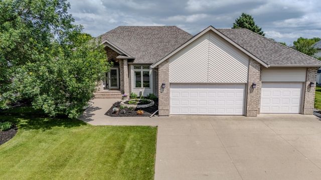 2804 32nd Street S, Fargo, ND 58103
