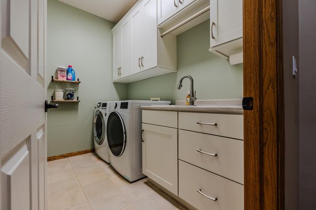 2804 32nd Street S, Fargo, ND 58103