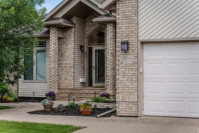 2804 32nd Street S, Fargo, ND 58103