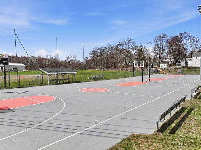 146 Hecla St 2B, Uxbridge, MA 01569