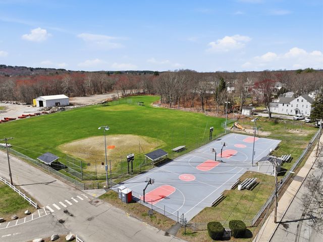 146 Hecla St 2B, Uxbridge, MA 01569