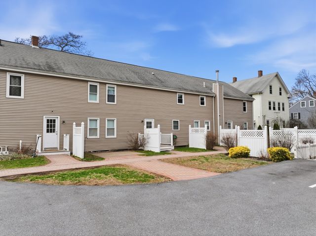 146 Hecla St 2B, Uxbridge, MA 01569