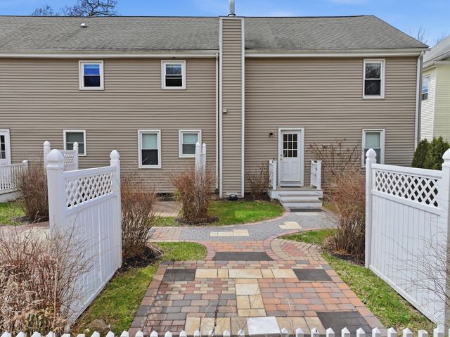 146 Hecla St 2B, Uxbridge, MA 01569