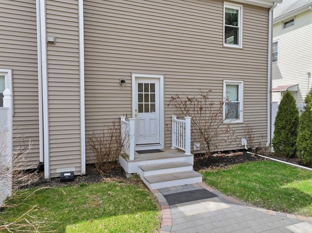 146 Hecla St 2B, Uxbridge, MA 01569