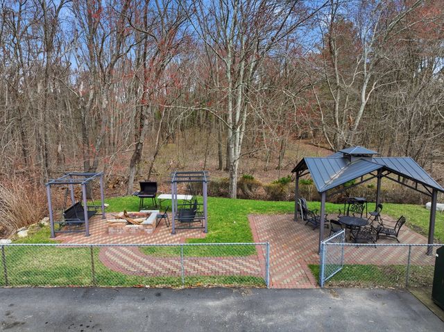 146 Hecla St 2B, Uxbridge, MA 01569