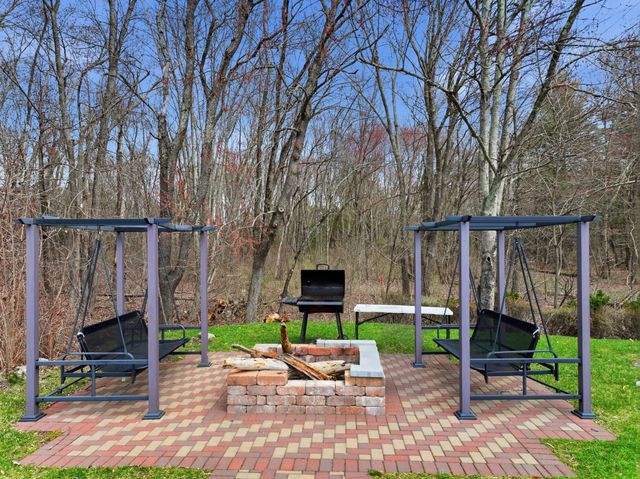 146 Hecla St 2B, Uxbridge, MA 01569