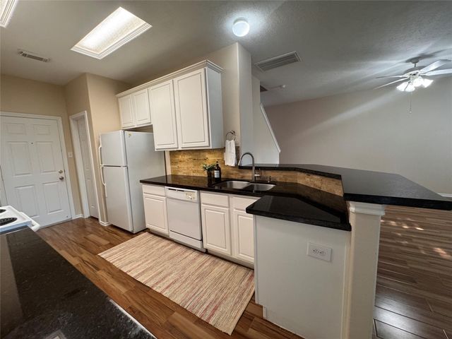 75 Summerhaze Circle, The Woodlands, TX 77382