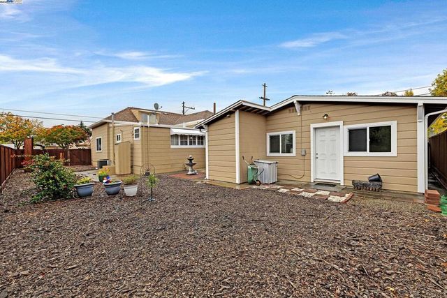 589 S M St, Livermore, CA 94550