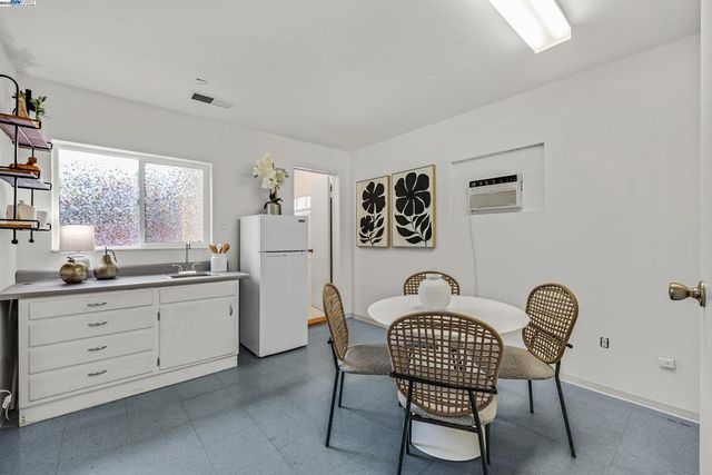 589 S M St, Livermore, CA 94550