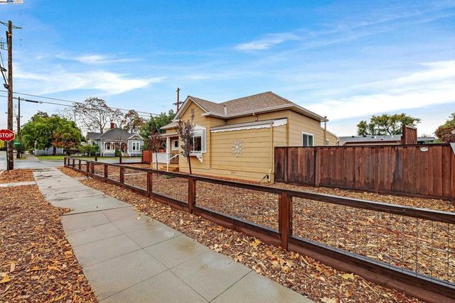 589 S M St, Livermore, CA 94550