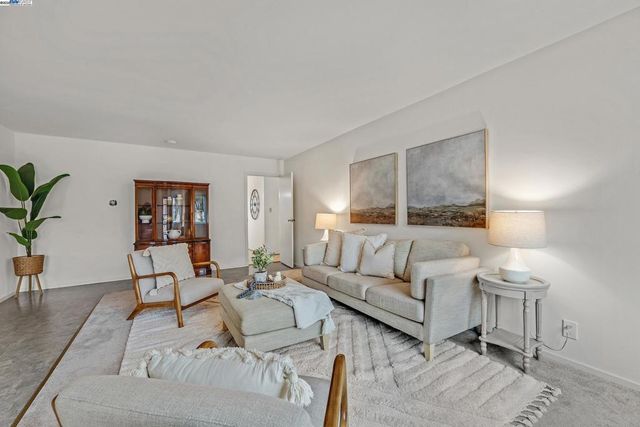 589 S M St, Livermore, CA 94550