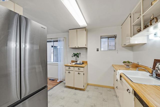 589 S M St, Livermore, CA 94550