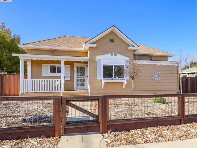 589 S M St, Livermore, CA 94550