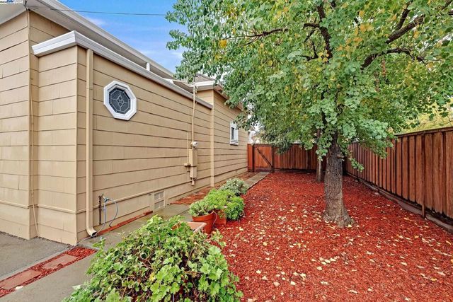 589 S M St, Livermore, CA 94550