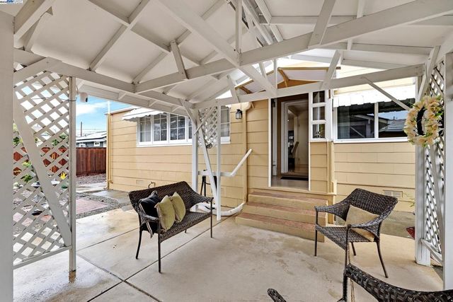 589 S M St, Livermore, CA 94550