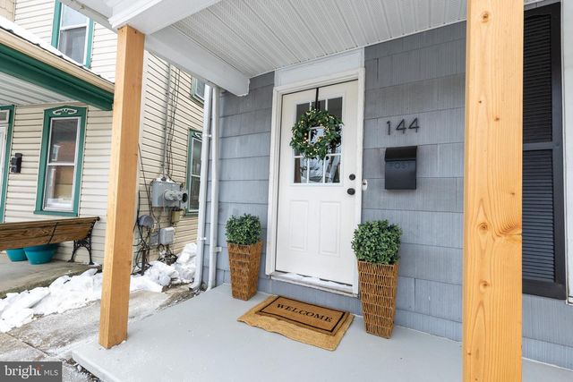 144 W KING ST, Littlestown, PA 17340