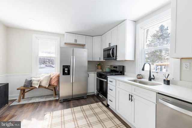 144 W KING ST, Littlestown, PA 17340