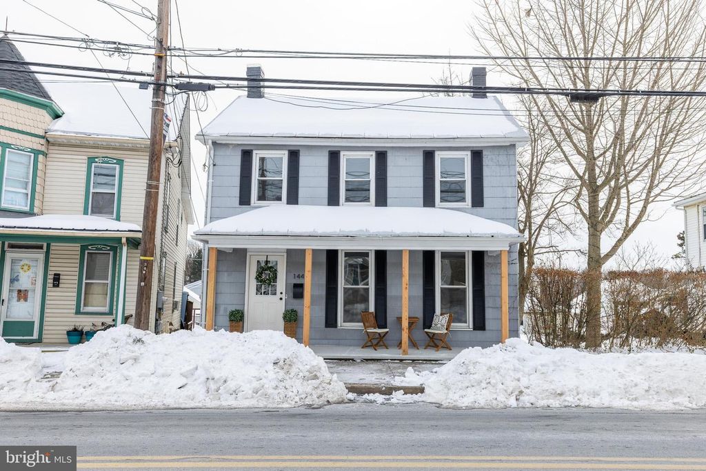 144 W KING ST, Littlestown, PA 17340