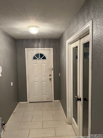 15710 Robin View, San Antonio, TX 78255