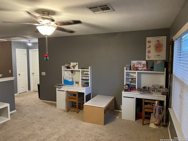 15710 Robin View, San Antonio, TX 78255