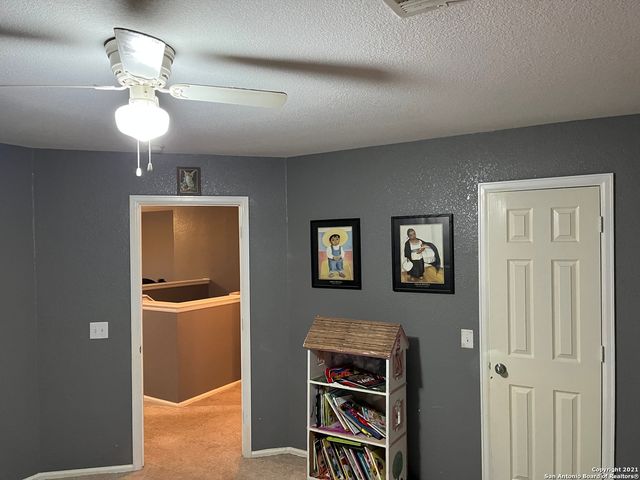 15710 Robin View, San Antonio, TX 78255